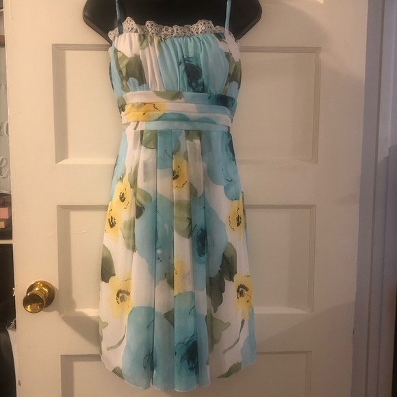 IZ Byer Floral Dress - Picture 2 of 7